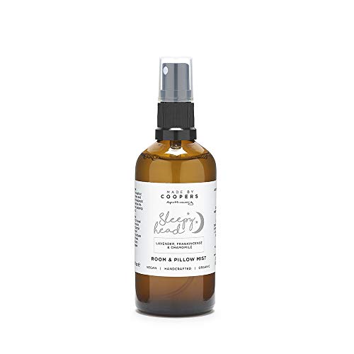 Lavanda, mirra, manzanilla relajante almohada Mist con aceites esenciales by Made By Coopers – Remedio natural para dormir – relajante Natural habitación y lino Spray en 100 ml botella de cristal