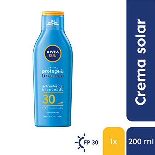 NIVEA SUN Protege & Broncea Leche Solar Activadora del Bronceado FP30 (1 x 200 ml), potenciador del bronceado resistente al agua, protección solar alta