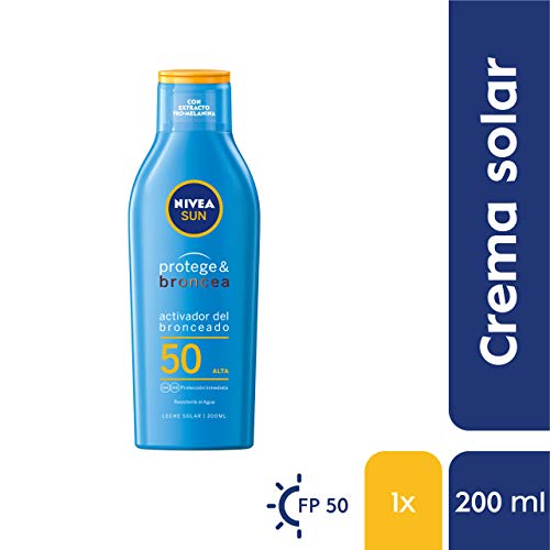 NIVEA SUN Protege & Broncea Leche Solar Activadora del Bronceado FP50 (1 x 200 ml), potenciador del bronceado resistente al agua, protección solar alta