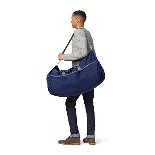 AmazonBasics - Bolsa grande de viaje/deporte (lona, 98 l), color azul marino