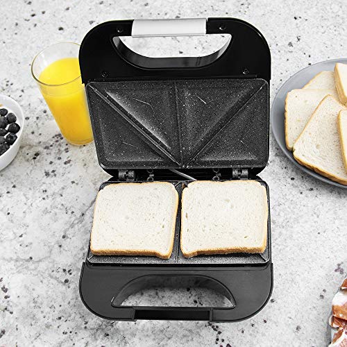 Cecotec Parrilla Eléctrica Rock´n Toast Fifty-Fifty. Revestimiento Antiadherente RockStone, Capacidad para 2 Sandwiches, Superficie Triángulos, Asa Tacto Frío, Recogecables, 750 W