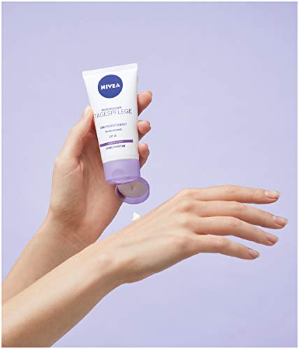 Crema de día relajante Nivea 24 h de hidratación para piel sensible SPF 15 oh, 50 ml