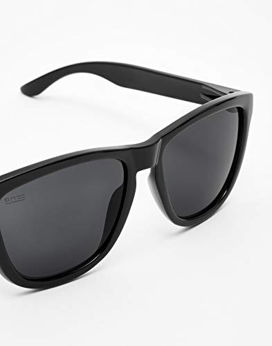 HAWKERS Gafas de Sol ONE Diamond Black, para Hombre y Mujer, con Montura Negra Brillante y Lente Oscura, Protección UV400