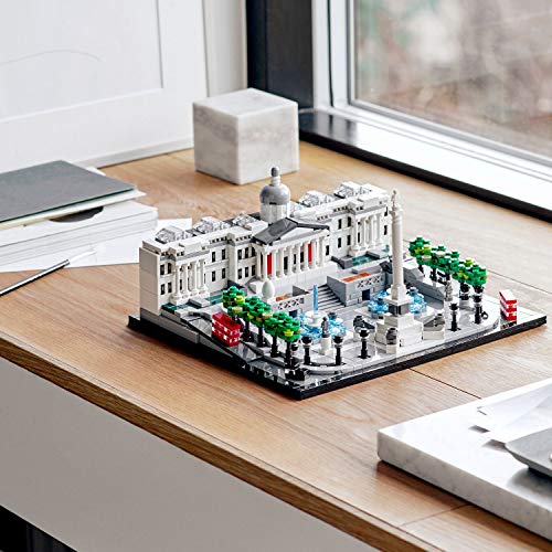 LEGO Architecture - Trafalgar Square Nuevo maqueta de juguete para construir el emblemático espacio de Londres, incluye Taxis y Autobuses Típicos de la Ciudad (21045)