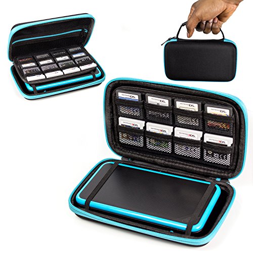 Orzly Funda 2DSXL, Transportar New 2DS XL - Funda Dura de Viaje para Llevar la Nueva Consola Nintendo 2DS XL con Ranuras para Juegos y Bolsillo con Cremallera – Azul sobre Negro