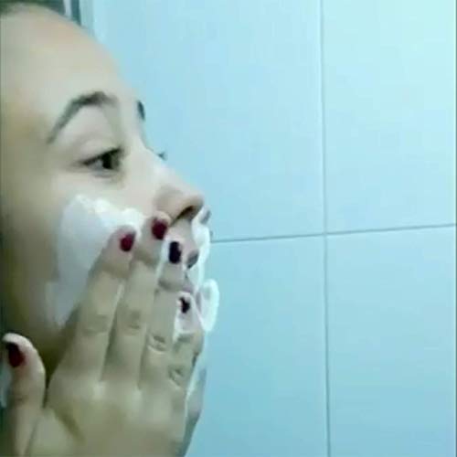 - Mascarilla de jabón sedante NATUYO de MELISA.- Para regular estados de nerviosismo y estrés, relajante psicológico y emocional, relajante muscular y articular.