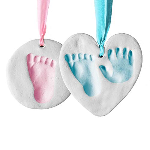 Bubzi Co Set de decoración de huellas de bebé en arcilla blanca – Regalos para bebes y recién nacidos – Recuerdo memorable de huellas de mano y pie – Ideal para decoración o regalo de baby shower