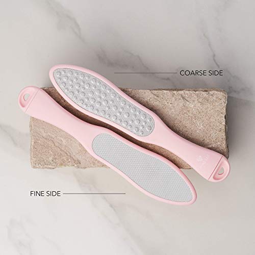 Lima de Pies Premium de Corte Láser con Mini Lima de Durezas de DYNESSE. Escofina Callos con Diseño Ergonómico. Limpiador Pies de Acero Inoxidable para Spa y Pedicura. Elimina las Pieles Muertas