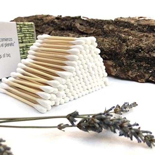 600 bastoncillos ecológicos de algodón y bambú naturales. 2 packs de 300 hisopos en cajas de cartón. Bastoncillos de bambú biodegradable y orgánico. Sin BPA y veganos. Palillos limpiadores de oídos.