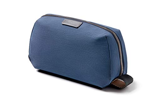 Bellroy Dopp Kit, neceser de tejido impermeable para viaje (cosméticos, perfume, kit de afeitado, peine, cepillo de dientes) - Marine Blue