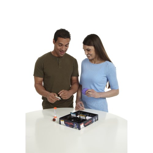 Hasbro Gaming - Juego de Mesa Tabú (285 A4626) (versión en inglés)