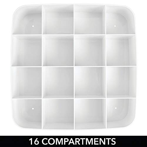 mDesign Vitrina coleccionista – Caja expositora para pared en plástico con 16 divisiones – Estantería de pared cuadrada para coches de colección, figuras, esmalte de uñas o perfumes – blanco