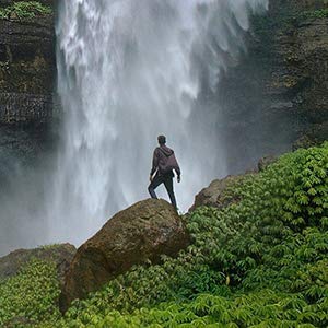 Mountval Repelente al Agua para Suelas y cueros, impermeabilizante de Alto Rendimiento para Zapatos de Trekking de Cuero de Grano Suave, con aplicador de Esponja