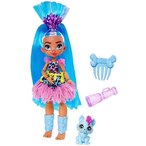 Cave Club Muñeca Tella, muñeca prehistórica con mascota y accesorios (Mattel GNL86)