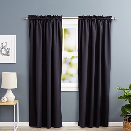 Amazon Basics - Cortinas opacas con aislamiento térmico y alzapaños, 1 unidad, 135 x 244 cm, Negro