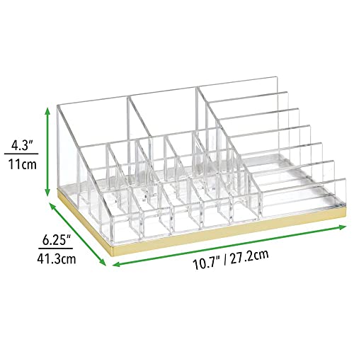 mDesign Práctico organizador de maquillaje – Decorativa caja para guardar cosméticos como esmaltes de uñas o polveras – Expositor de maquillaje con 17 compartimentos – transparente/dorado latón