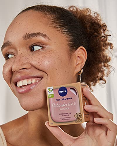 NIVEA Naturally Clean Limpiador Facial Sólido Piel Radiante (1 x 75 g), pastilla 99% de origen natural para una limpieza profunda, con extracto de rosa y vitamina E