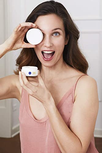 Nivea Q10 Power - Crema de día antiarrugas, protectora y reafirmante, cuidado diario, en un paquete de 1 unidad (1 de 50 ml), crema facial con FPS 30, crema de día para piel lisa y joven