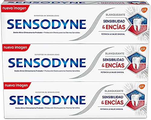 Sensodyne Sensibilidad y Encías Pasta de Dientes Blanqueante, Alivio para Dientes Sensibles, Protección Duradera frente a la Sensibilidad Dental, Pack de 3 x 75 ml