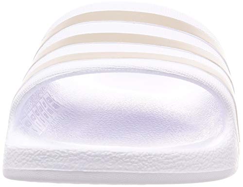 adidas Adilette Aqua, Chanclas Unisex Adulto, Footwear White Platin Metallic Footwear White, 43 EU