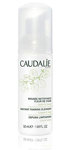 Caudalie Duo Foaming Cleanser (2 x 150 ml) (Vale £40), sin secar ni quitar la piel de la humedad, dejando su tez fresca y clara.