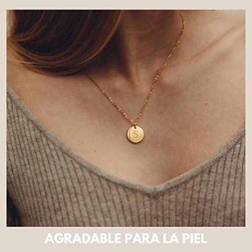 GD GOOD.designs EST. 2015 Collar Colgante Iniciales I Cadena Oro de Mujer de Letras I Regalos para la Novia I Joyería Chapado en Oro de 18 Quilates (N)