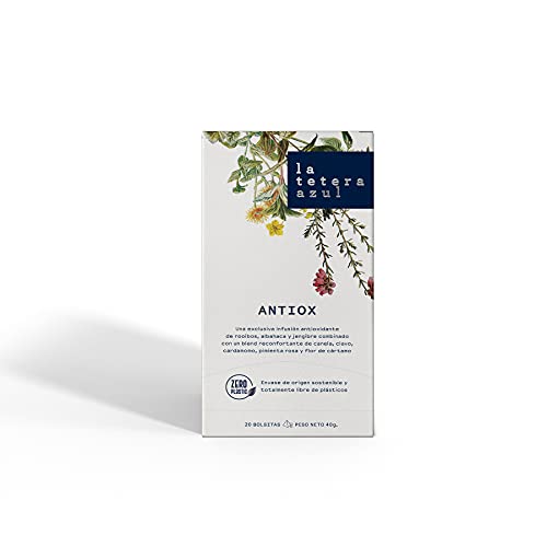 LA TETERA AZUL Antiox. Exclusiva infusión antioxidante de rooibos, albahaca y jengibre combinado con un blend reconfortante de canela, clavo, cardamomo, pimienta rosa flor cártamo. 20 Pirámides.