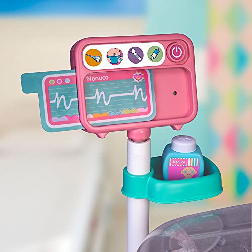 Nenuco - Doctora, ¿cómo está mi bebé? Muñeco de 35 cm recién nacido, incubadora con luces y sonidos y accesorios de enfermería como monitor New Born, para niños y niñas de 3 años, Famosa (700016660)