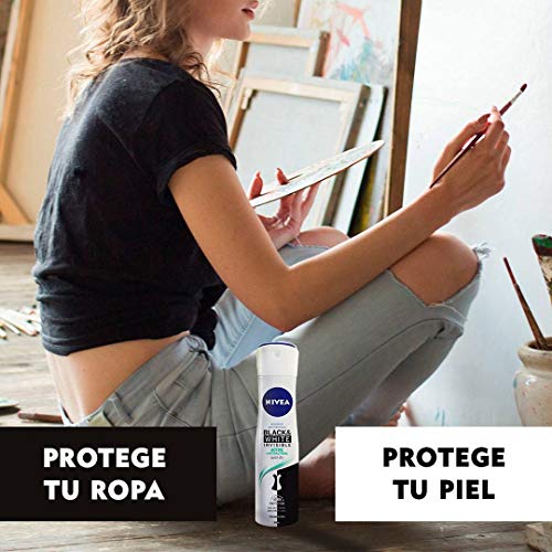 NIVEA Black & White Invisible Active Spray, Desodorante Antimanchas de Cuidado Femenino, Invisible para Proteger la Piel y la Ropa, 200 Ml