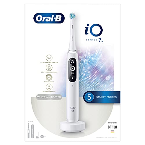 Oral-B iO 7N Cepillo de Dientes Eléctrico con Mango Recargable, Tecnología Magnética de Braun, 1 Cabezal de Recambio, Pantalla Blanco/Negro y Estuche de Viaje Premium - Blanco