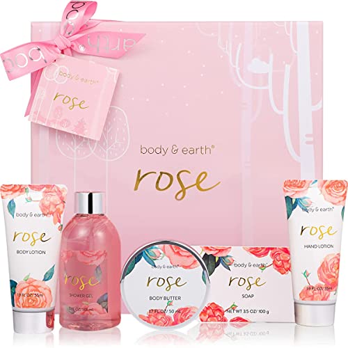 Set de Baño Mujer, Body & Earth Caja de Rgalo Mujer 5 Piezas Fragancia a Rosas Incluye Gel de Ducha, Manteca Corporal, Crema de Manos, Loción Corporal y Jabón Cestas Regalo Mujer Ideal para Hogar Spa