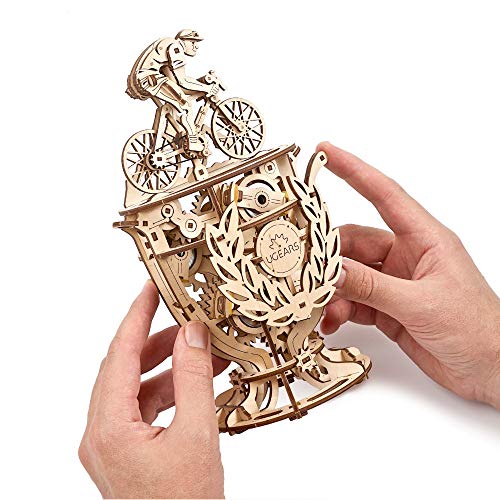 UGEARS Ciclista Autómata Puzzle 3D - Maquetas para Construir de Adultos - Modelo Mecánico Kit De Construcción - Copa Tour de France - Maquetas Madera - Maquetas para Montar - Regalos para Ciclistas