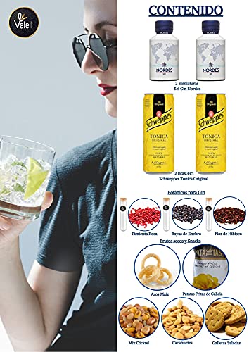 Valeli, Cesta Regalo original 2 Gin Nordés 5cl miniaturas, kit de botánicos para ginebra con 2 tónica Schweppes 33cl y aperitivo frutos secos y snacks. Regalo para él, ella, cumpleaños, padre, amigo