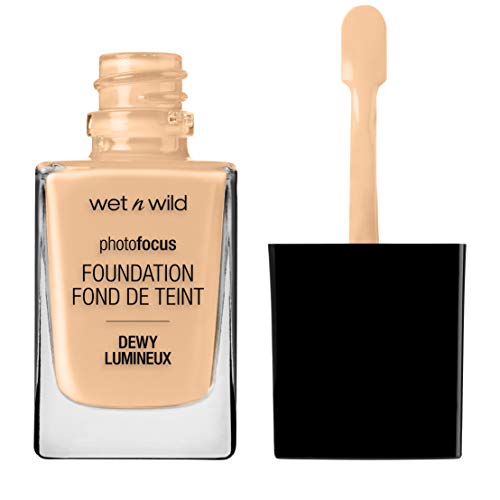 Wet n Wild - Photo Focus Foundation DEWY - Base Ligera, Hidratante y Supernutritiva para Pieles Normales y Secas - Atenúa las Imperfecciones y Minimiza los Poros - Vegano - Soft Beige - 1 Unidad