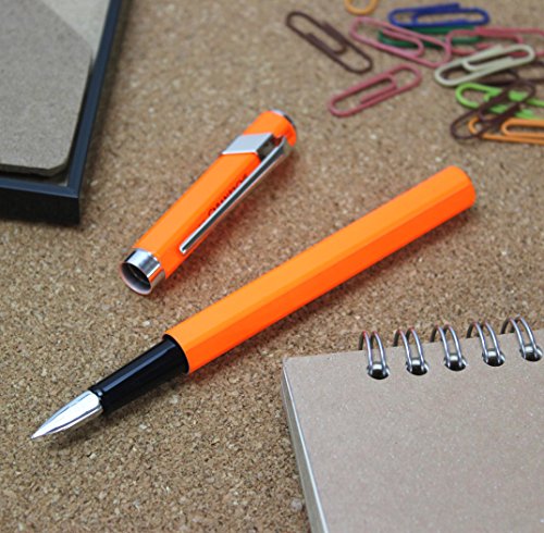 Caran d'Ache 840-030 - Pluma, color naranja