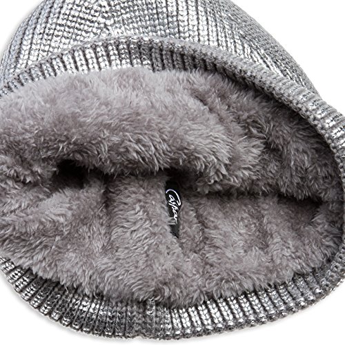 Caspar MU192 Gorro de Punto para Mujer con Pompón Grande y Brillo Metalizado, Color:plata metalizado, Talla:Talla Única