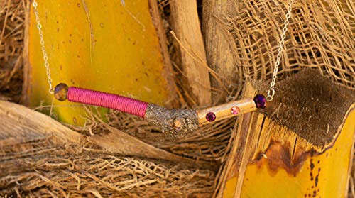 Joya de mujer en madera y plata de ley hecha a mano. Colgante de madera natural con detalles de cristales morados tipo"Swarovski", con terminaciones en cristal morado opaco"efecto diamante".