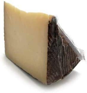 Medio kilo de queso curado de oveja 1/2 kg enviado en 2 cuñas de 250 gr de queso de oveja curado