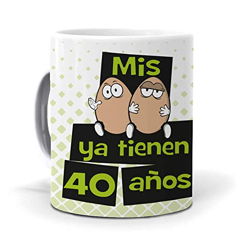 mundohuevo Super Regalo Personalizado para 40 cumpleaños Hombre. Mis Huevos ya Tienen 40 años. Taza, libreta, boli y Trio de Calcetines