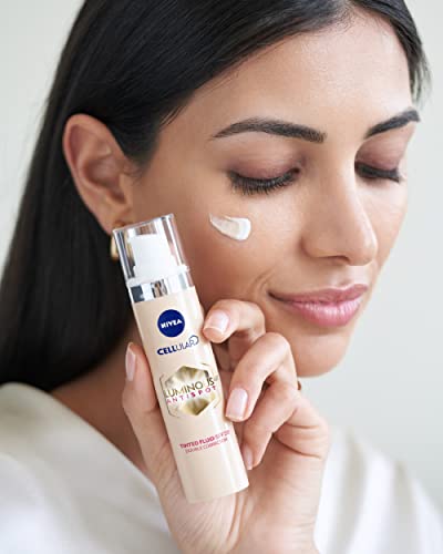 NIVEA Luminous 630 Antimanchas Fluido con Color FP20 (1 x 40 ml), crema antimanchas facial con doble acción, protector antimanchas con ácido hialurónico