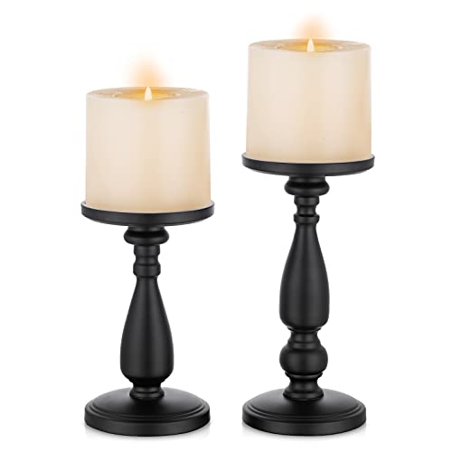 Sziqiqi Vintage Grande Portavelas de Columna Juego de 2 Velas para Candelabros de Metal Retro Negro Mate Candelabros Centro de Mesa Ornamentos Mesa de Centro Comedor Manto Chimenea Decoracion