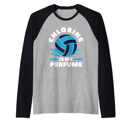 El cloro es mi perfume waterpolo para un jugador de deportes acuáticos Camiseta Manga Raglan