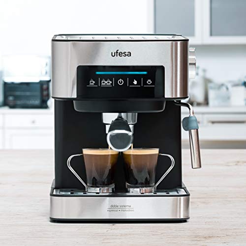 Ufesa CE7255 Cafetera Expresso y Capuccino con Panel Táctil Digital, Vaporizador Orientable, 20 Bares, 2 Modos: Café Molido o Monodosis, Depósito 1.6L, Función Calienta Tazas, 850W, Inox Digital