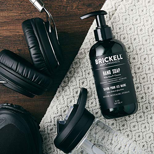 Brickell Men's Jabón de manos para hombres, natural y orgánico, jabón líquido para manos hidratante, madera de cedro y lluvia, 237 mililitros, perfumado