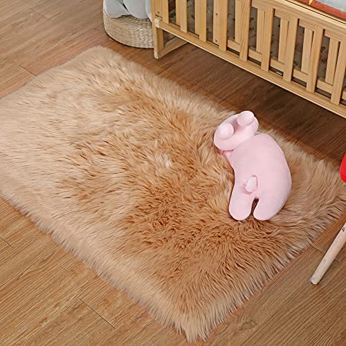 DAOXU Piel de Imitación Alfombras Dormitorio Alfombras Modernas Super Suaves de la Pelusa Dormitorio Sala Estar Alfombra Antideslizante Alfombra de la para el Juego los niños Decora (60 x 90 Marrón)