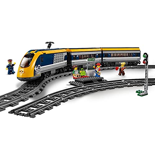 LEGO 60197 City Tren de Pasajeros con Motor, Juguete Teledirigido para Niños a Partir de 6 Años con Vías, Vagones y Accesorios