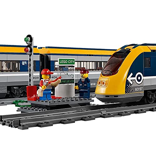 LEGO 60197 City Tren de Pasajeros con Motor, Juguete Teledirigido para Niños a Partir de 6 Años con Vías, Vagones y Accesorios