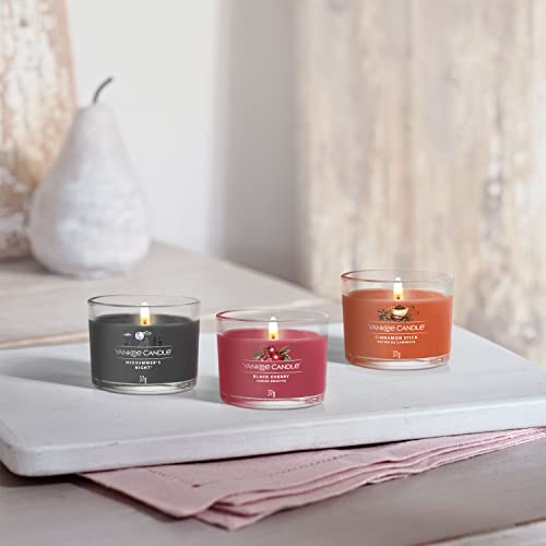 Yankee Candle Juego de velas perfumadas para regalo, Velas votivas rellenas de cereza negra, Mezcla de cera de soja, 3 unidades (1701393E)