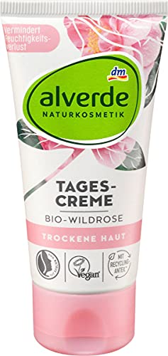 1 crema de día de rosa salvaje biológico de 50 ml, 1 crema de noche de rosa salvaje biológico de 50 ml y 1 jabón de aceite vegetal de rosa salvaje de MELOS (100 g).