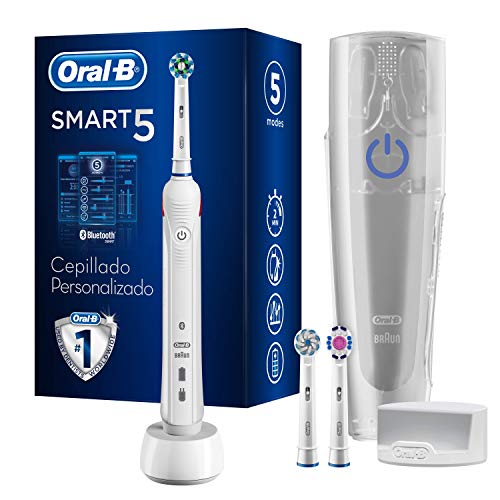 Oral-B Smart 5 CrossAction Cepillo de Dientes Eléctrico con Mango Recargable, Tecnología Braun, 3 Cabezales de Recambio, Conexión Bluetooth y Funda de Viaje, 5000N - Blanco